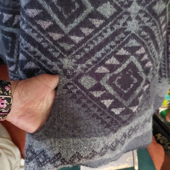 Steve Madden OSFM Long Neck Poncho-Type Sweater Cover-up - Picture 2 of 15